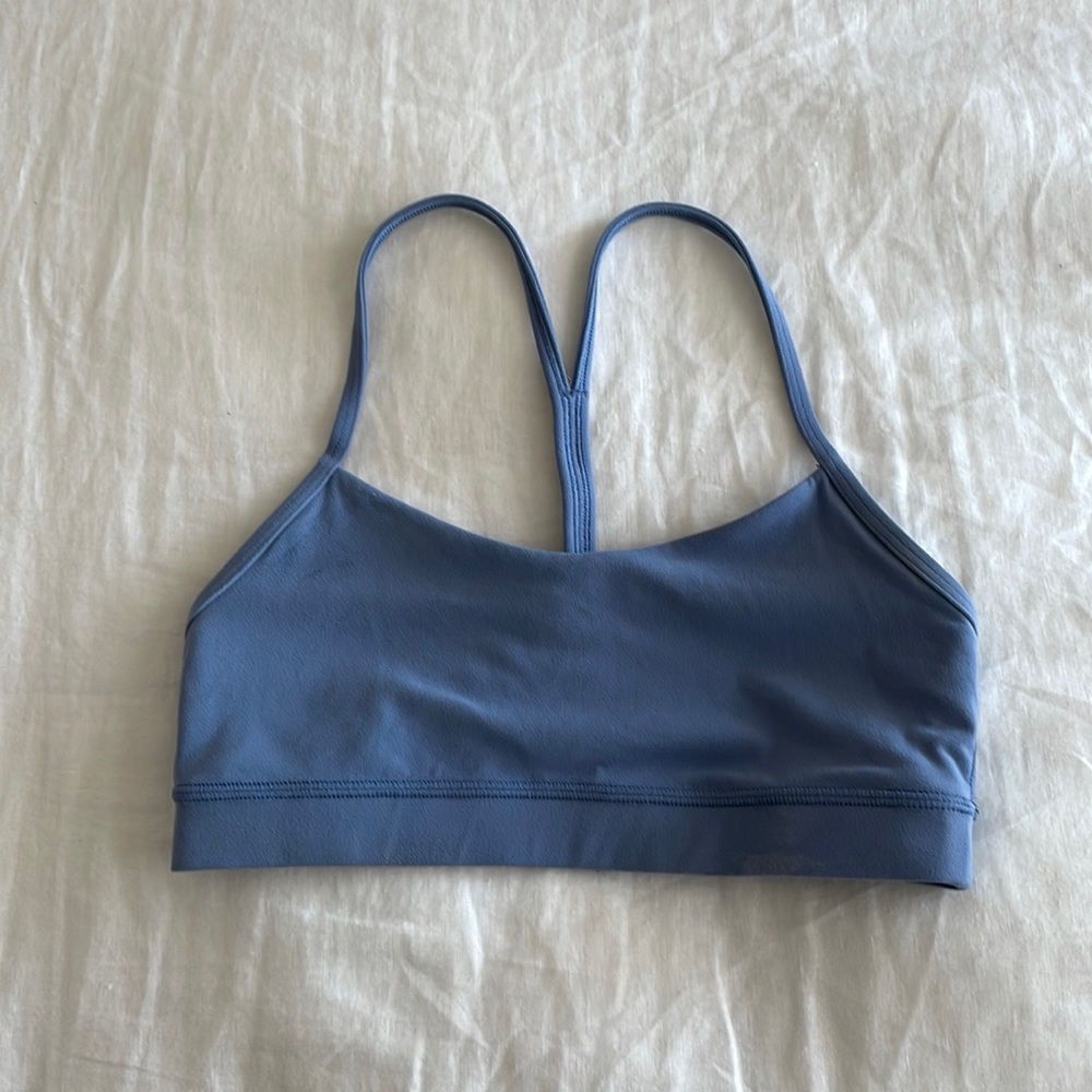 Lululemon Flow Y Nulu Bra 
Light Support